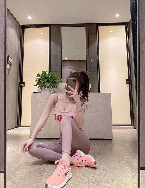 东京外围女经纪人