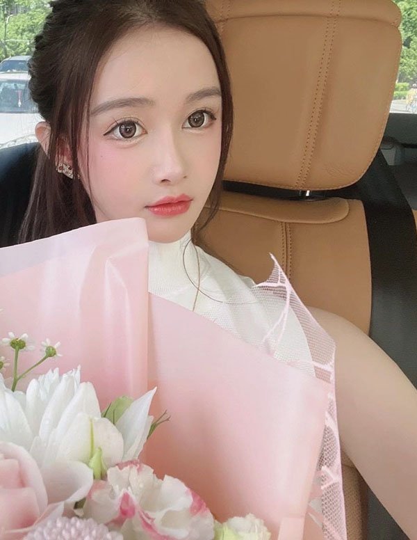 新加坡围经纪人微信