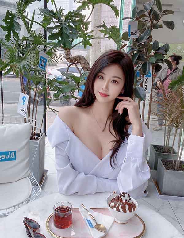 迪拜商务模特价格