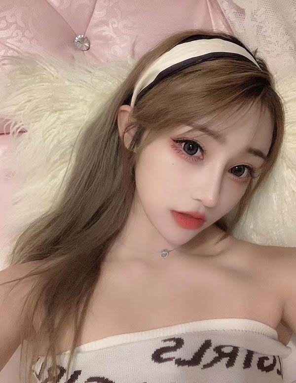 温哥华伴游大学生